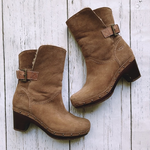 UGG Shoes - Ugg Women’s Amoret Suede Chestnut Brown Studded Sheepskin Clog Boots Size 7